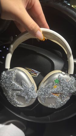 AirPod Max headphones 🎧