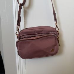 lululemon pink and rose gold everywhere belt bag 