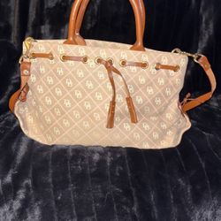 Dooney&Bourke