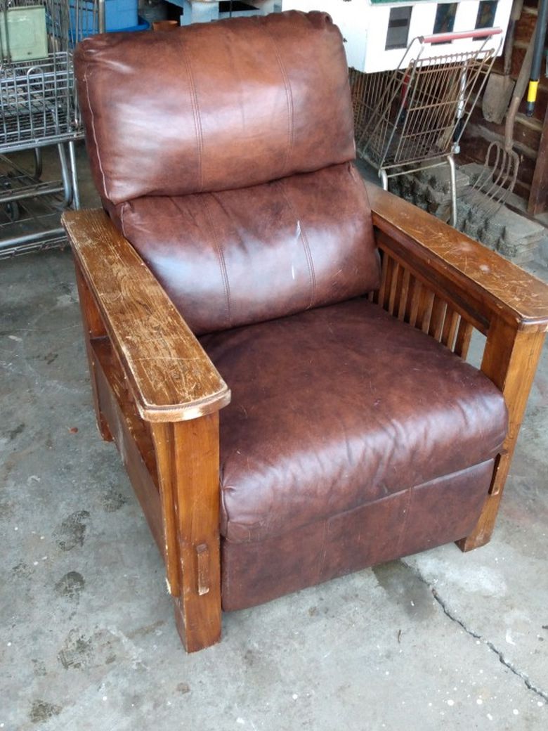 Free Non-working Recliner Chair