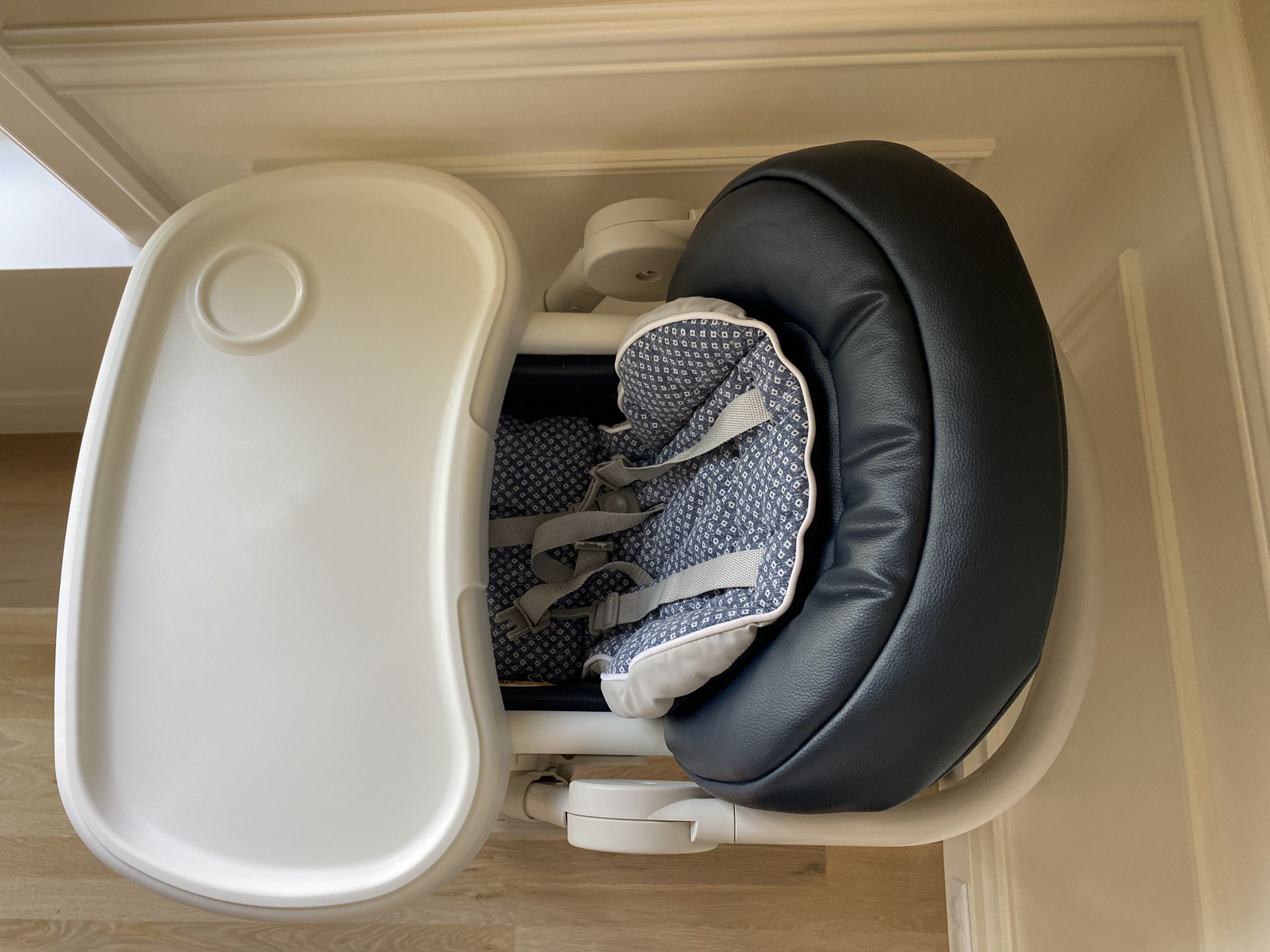 Graco EveryStep 7 in 1 High Chair Converts to Step Stool for Kids