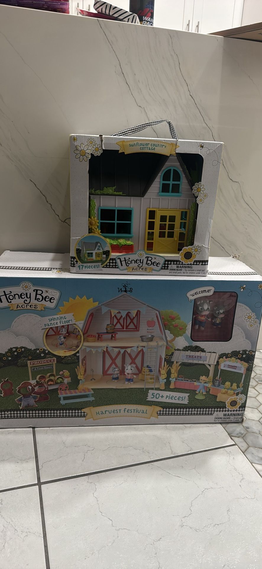 Honey Bee Acres Playset