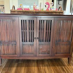 Pier1 Sideboard / Buffet