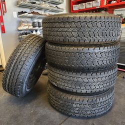 Bridgestone Dueler A/T (255/70R18) Full Set (5) – Almost New