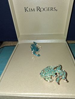 Brand new two pieces of nautical pins for scarfs and clothing