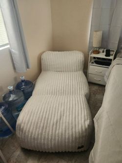 Chaise Lounge