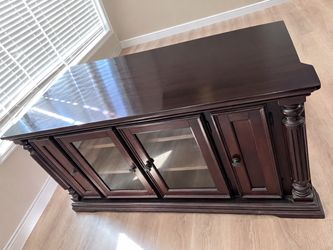 Entertainment center
