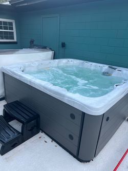 Near New Master Spas Balance 8-Seat Hot Tub - Sanford