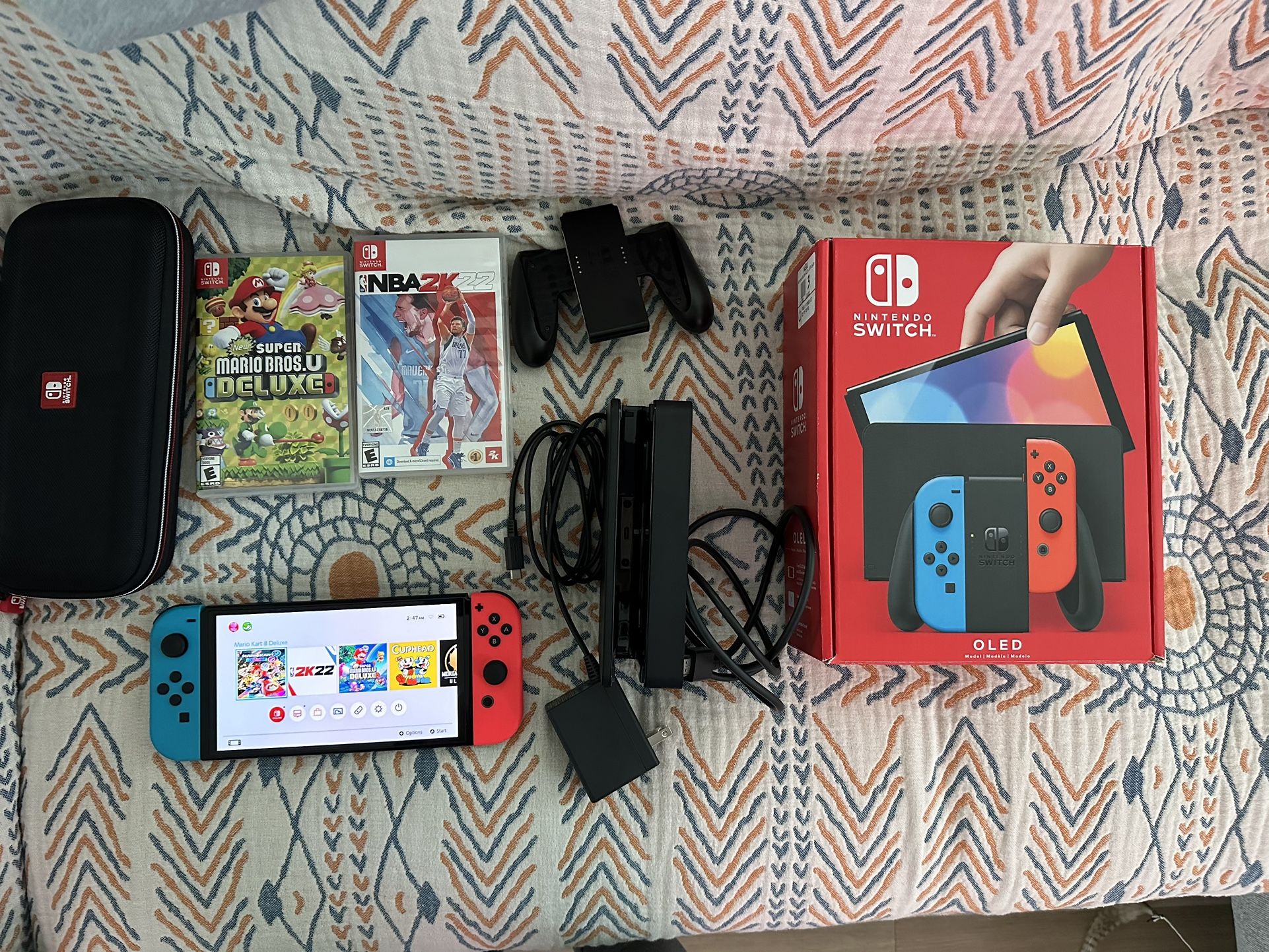 Barely Used - Nintendo Switch Oled, Tv Connection, Extra Controller, Carrying case, Nba2k22, Supermarios Deluxe