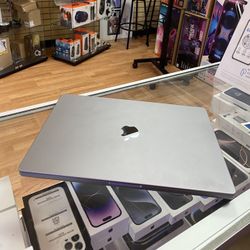 16inch MacBook Pro M1 / 16gb Ram / 1TB SSD