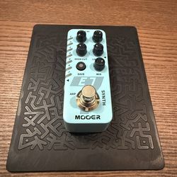 Mooer E7 Synth Pedal