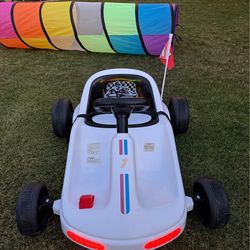 Costway 12V Kids Electric Go Kart 7AH Battery Powered Ride on Race Toy with Remote Control White