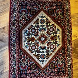 Handwoven Wool Pile Persian Rug