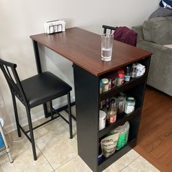 Small Table plus Stools