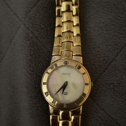 Women Gold Plated  Pearl Faced Watch Authentic Rare 