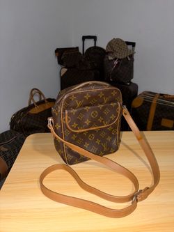 FOR SALE: Authentic Louis Vuitton Monogram Crossbody Bag