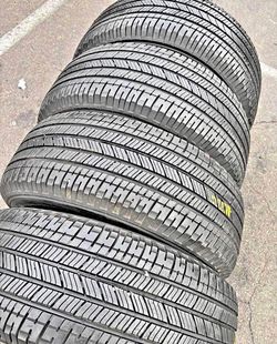 275/65/18 Michelin 📍📍 Vendo un set de llantas con 80% de vida las 4 📍🌟