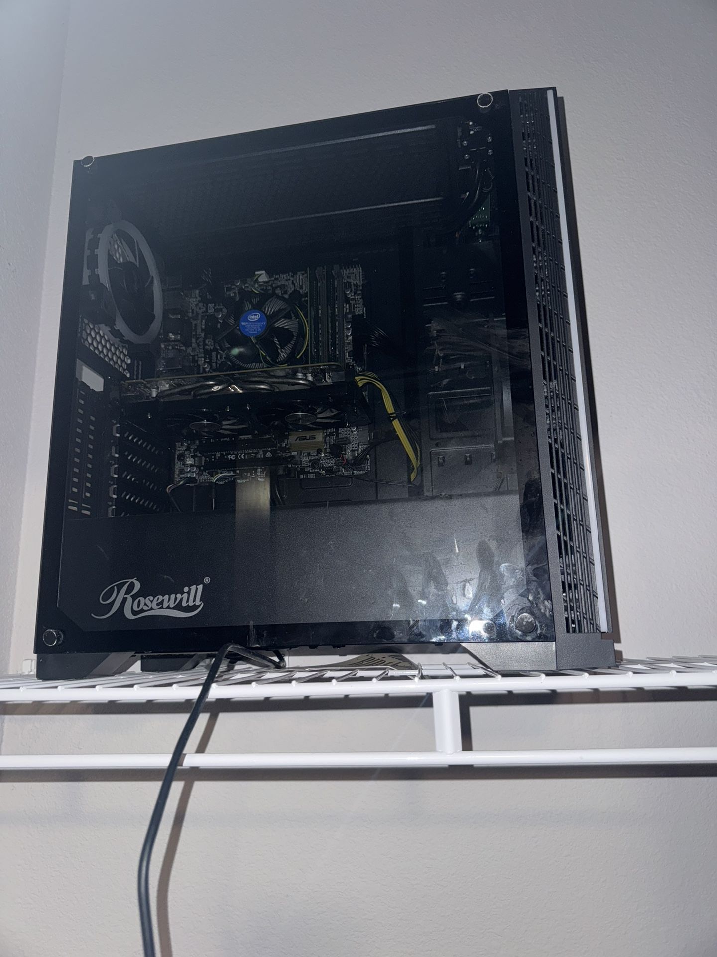 Rosewil Pc And Lg Desktop Monitor