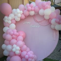 Arch And Balloons 