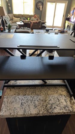 Manual desktop desk riser