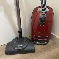 Miele C3 Canister Vacuum Cleaner