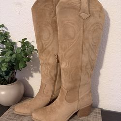 Cowgirl Boots Size  7.5 ✨new