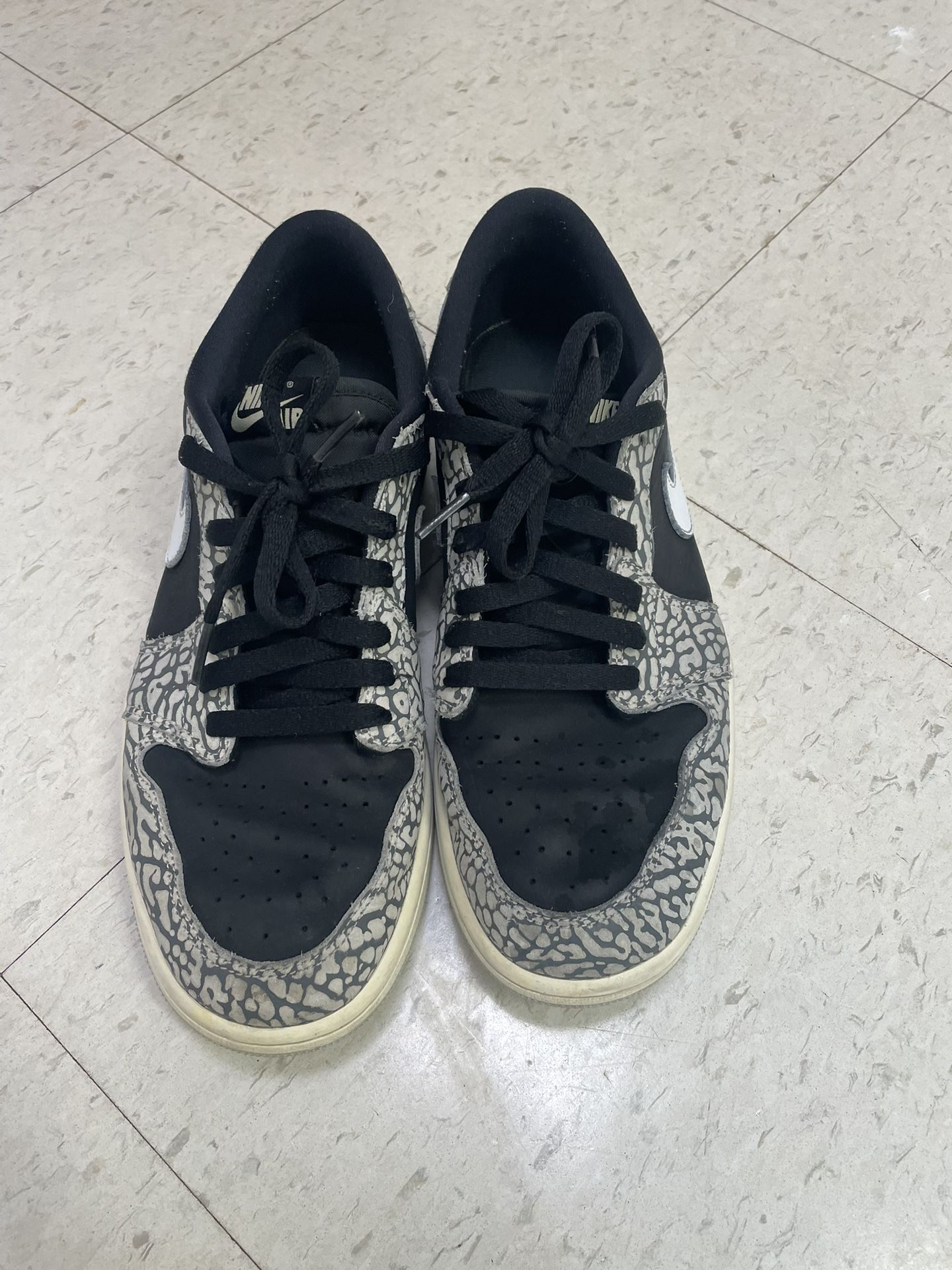 Air Jordan 1 Retro OG Low Black Cement Size 10.5