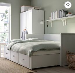 Daybed frame with 3 drawers