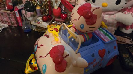 Hello kitty /chucky popcorn bucket