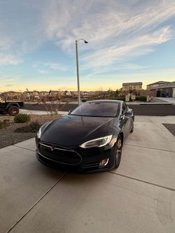 2014 Tesla Model S