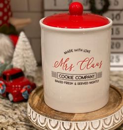 NEW Mrs Claus cookie holiday Christmas baked goods jar