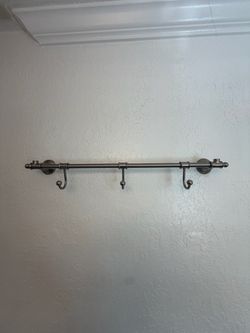 Towel rack