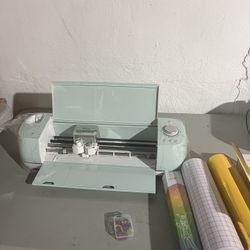 Cricut Explore Air 2 With 4 Vinly 50 Miter 