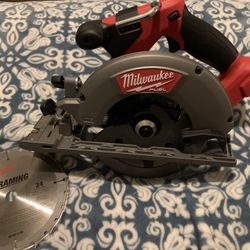 M18 Fuel 1/2 Circle Saw 