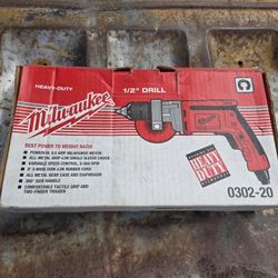 Milwaukee 1/2 Drill