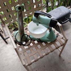 Its A Hamilton Beach Mixer And Part Of A Milkshake Mixer