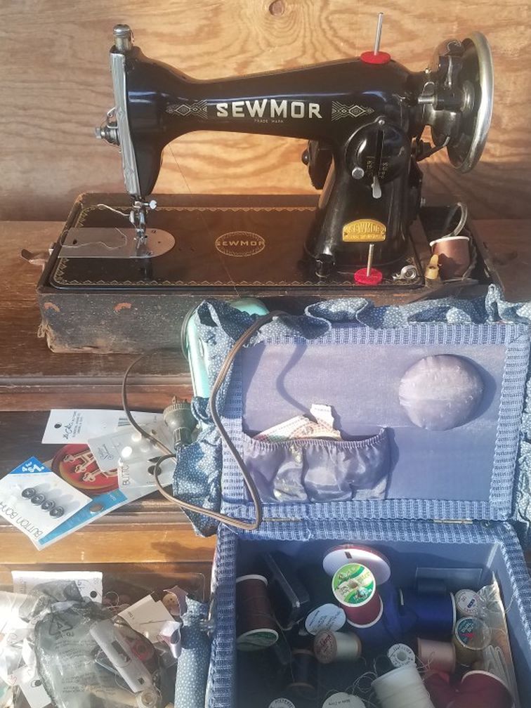 Vintage Sewmor Sewing machine