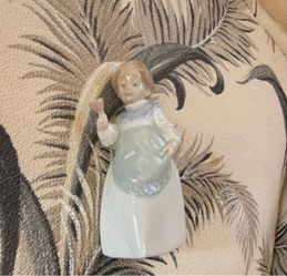 Lladró Model #5939 Mrs. Claus Porcelain Ornament