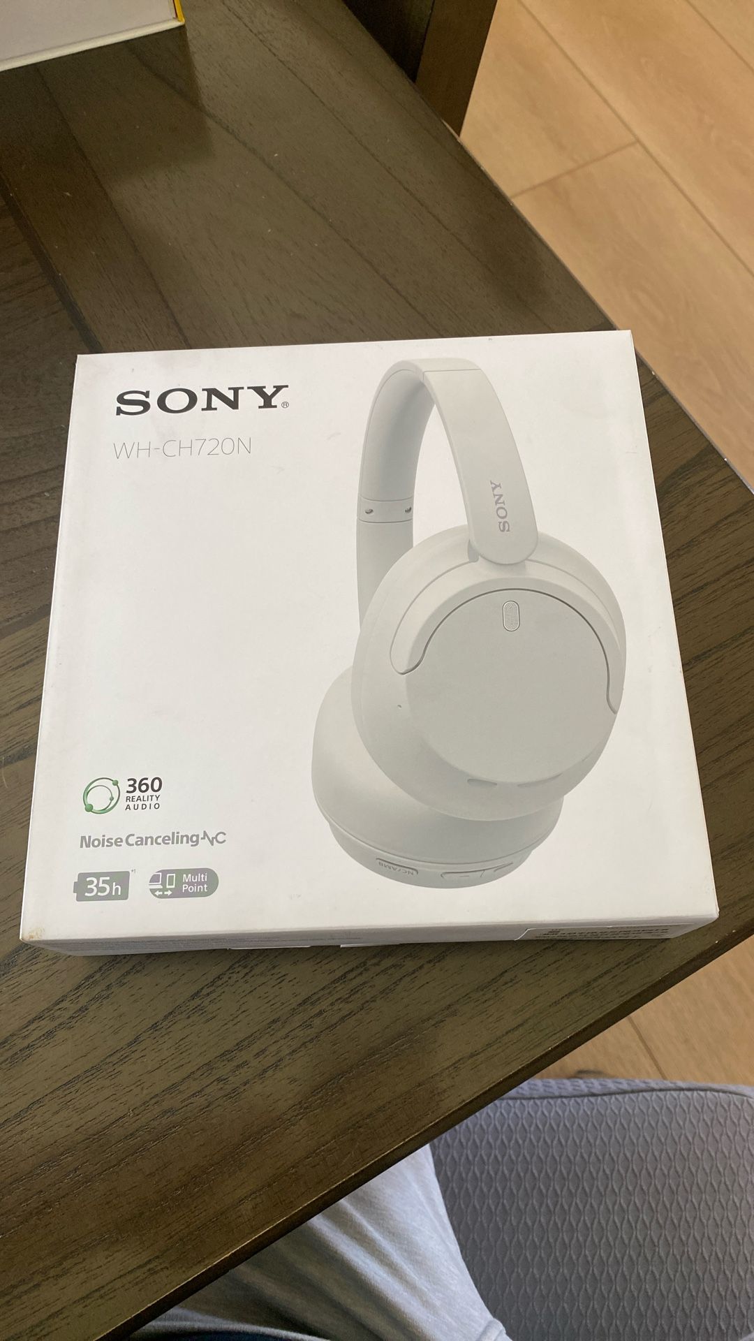 Sony Noise Canceling Wireless Bluetooth Headphones - Built-in Microphone Quick Charge WH-CH720NW - White