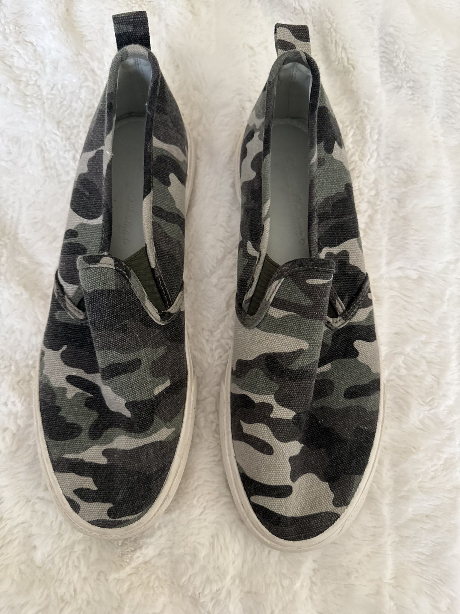 Camouflage Slides