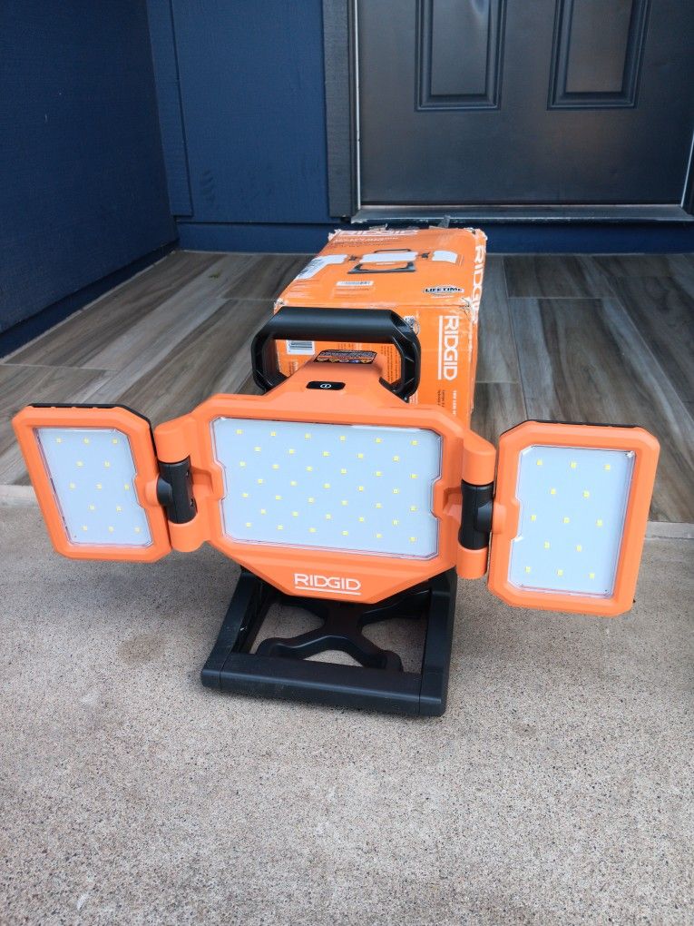 LIGHT RIDGID 18V TOOL ONLY