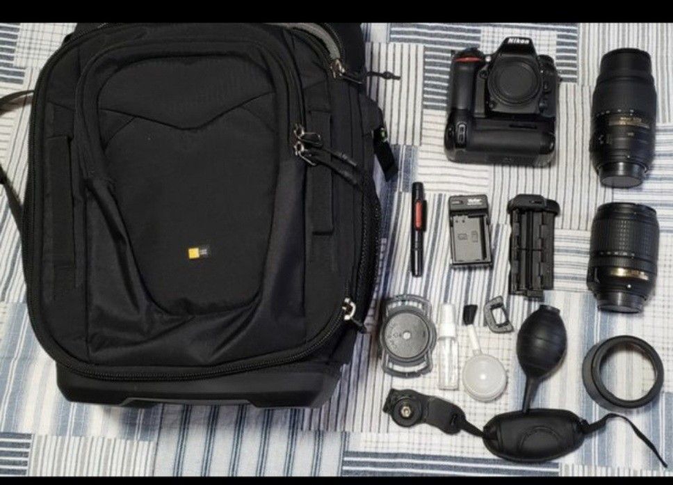 Nikon D7100 DSLR camera with 2 lens and accessories