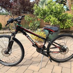 Kids Trek Mountain Bike 24" – Needs Rear Derailleur