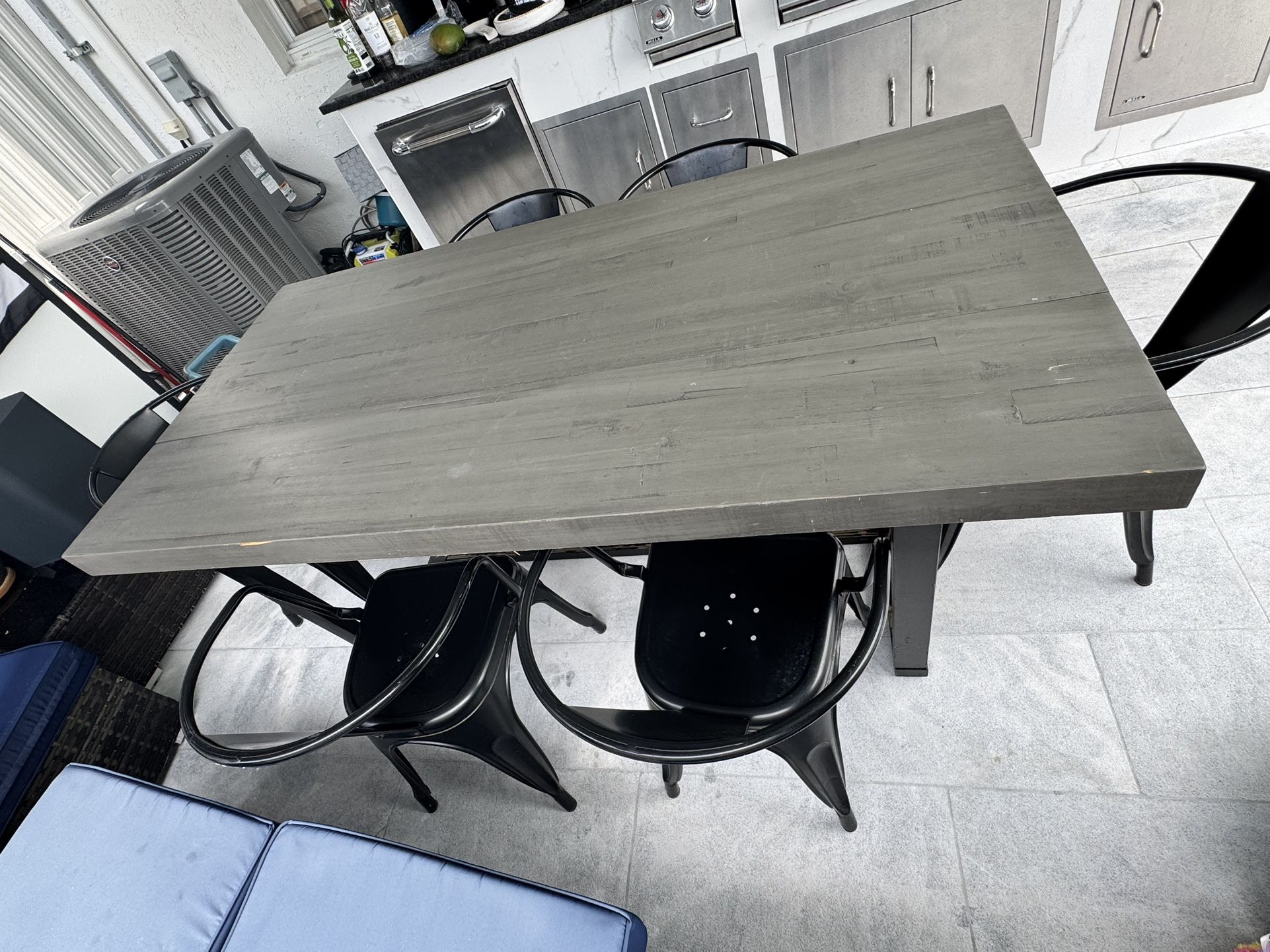 Exterior Table