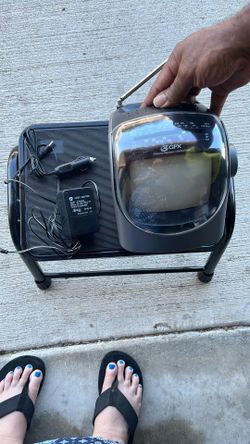 GPX 5 Inch Black-And-White Portable Tv