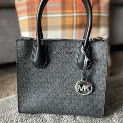 Michael Kors Mercer Medium Logo and Leather Accordion