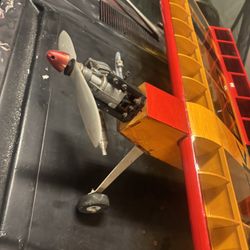 2 rc planes have 4stroke motors both  planes  motors 300 cash Roseville to pickup 