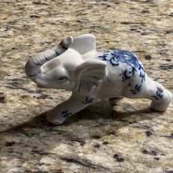 Vintage Chinoiserie porcelain elephant