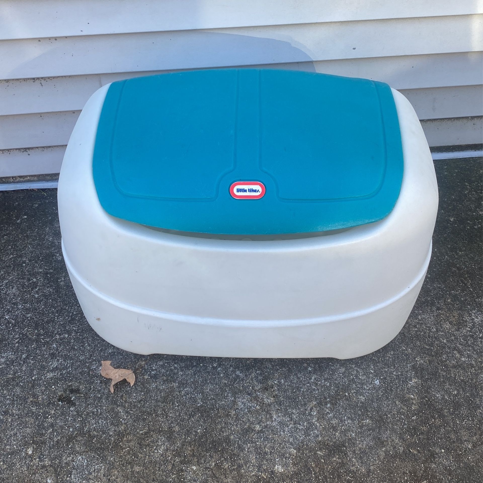 Little tykes toy chest