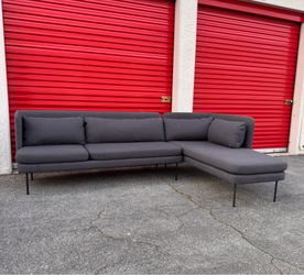 Sectional couch